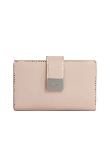 محفظة كالفن كلاين باللون الزهري