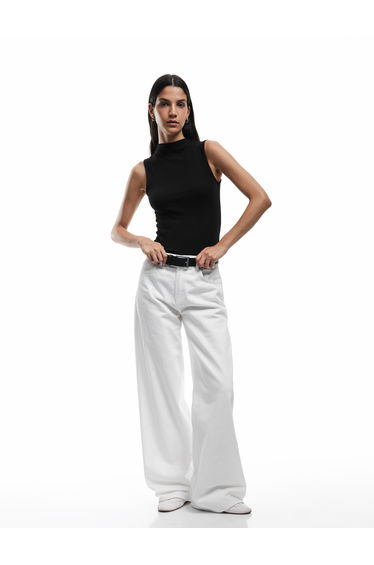 Sleeveless Blouse