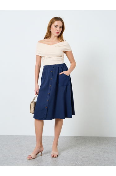 Women Solid Buttoned Knee-Length Skirt