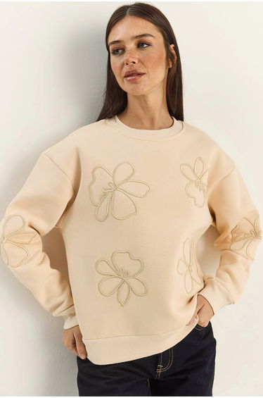 LUCCI Embroidered Crew Neck Long Sleeve Sweatshirt