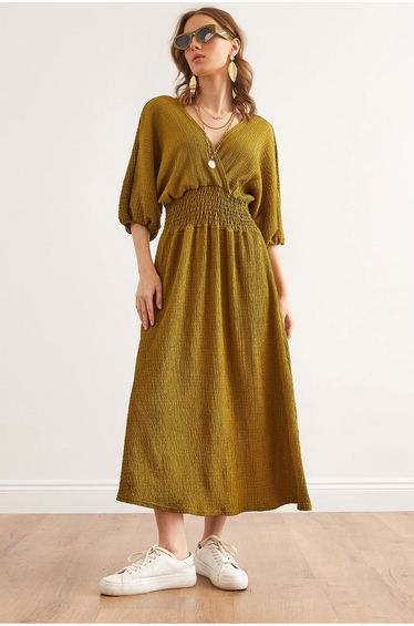 Women's Solid Fat Green Double Breasted Neckline Dress with Guiped Waist
