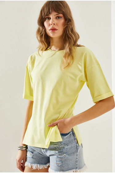 Women's Side Slit Sleeve Folding Detailed Crew Neck Short Sleeve Basic T-Shirt