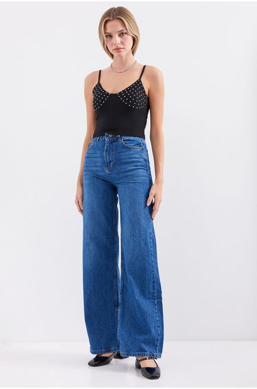 BDART Embroidered Fitted Crop Top with Crew Neck
