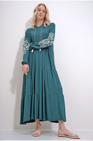 Women's Emerald Green Prevailing Collar Sleeves Flock Printed Layered Flounced Viscose Dress