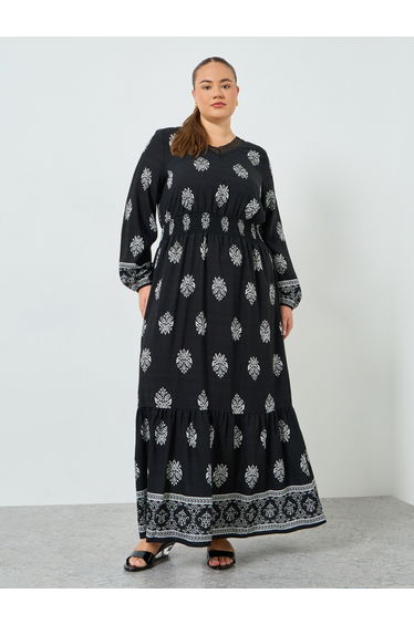 Plus Size Black Printed A-Line Maxi Dress