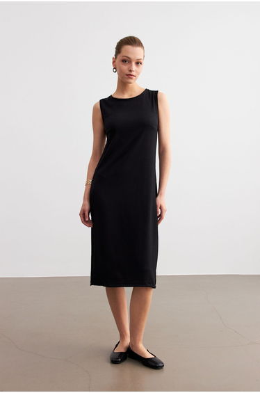 Women's Black Plain Sleeveless Midi Length Slit Crinkle Dress