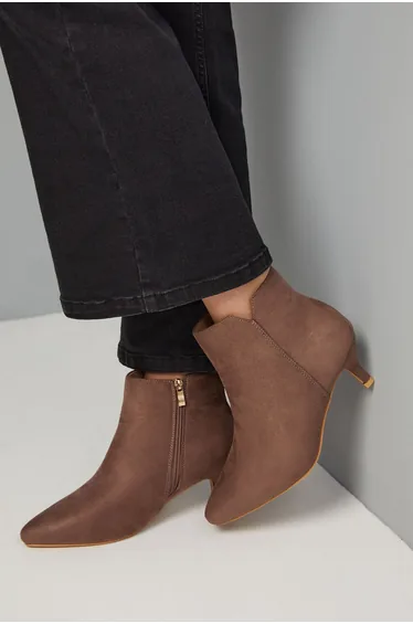 بوت شمواة صناعي بطول الكاحل بكعب قصير