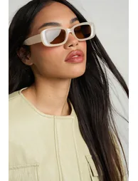 نظارة شمسية بوهو باللون الكريمي