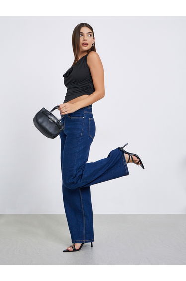 Sleeveless Black Cami Top