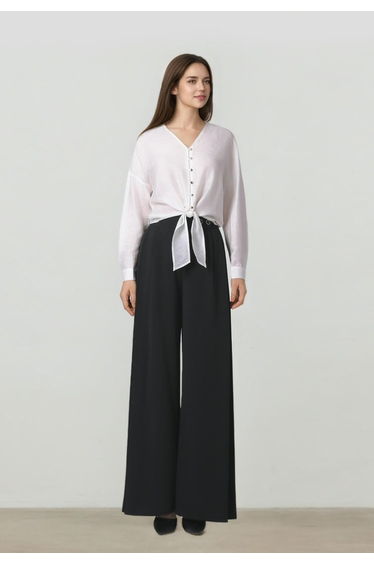 Shirt with knot details