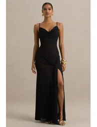 فستان ماكسي بياقة منسدلة بذيل السمكة لون أسود