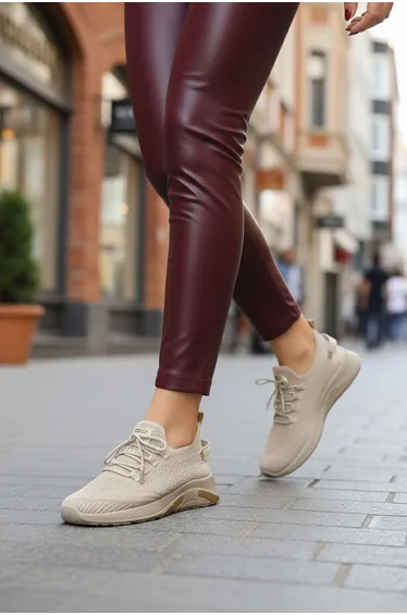 Beige Sneaker