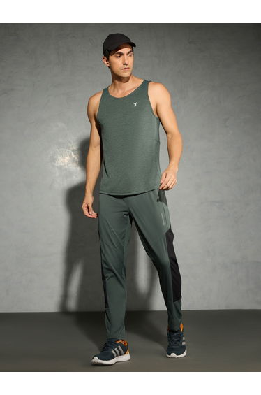 Men Color Block Slim Fit Trackpants