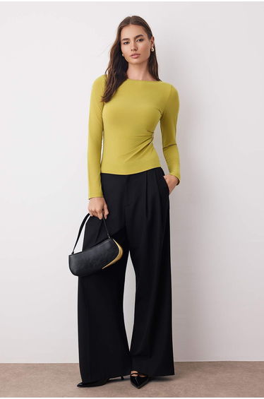 Oil Green Accessory Detailed Asymmetric Body-Fitting Zero Sleeve Knitted Blouse
