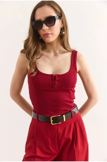 توب  أولالوك أحمر قصير بلا أكمام