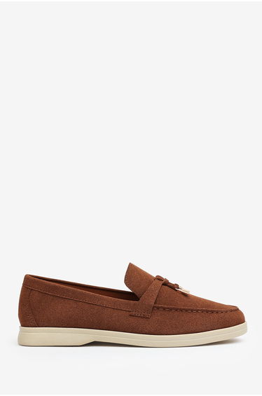 Charming Slip On Suede Loafers Metal Trim Tassel in Brown
