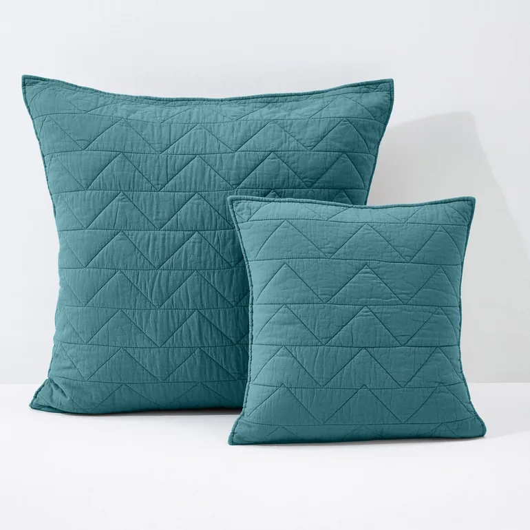 ZIG ZAG SCENARIO Quilted Cushion Cover & Pillowcase