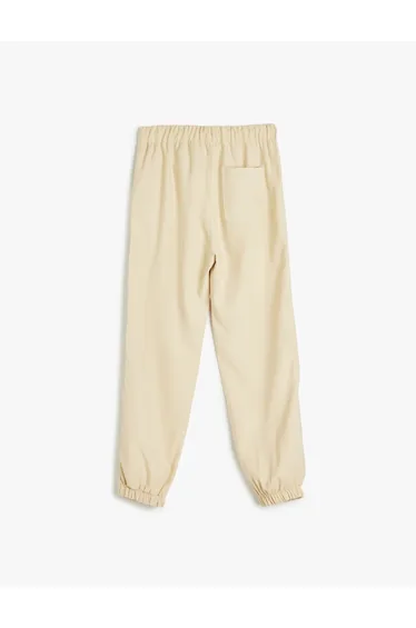 بنطلون رياضي بجيوب 