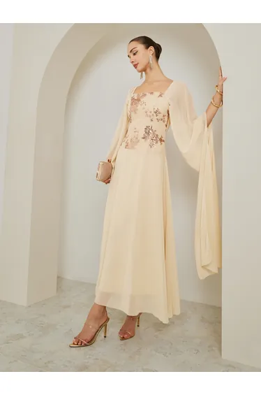 فستان ماكسي بتصميم بشكل A بأكمام كاب مزين بأحجار - بيج