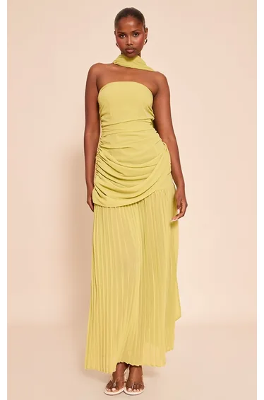 فستان ماكسي شيفون مزموم بأكتاف مكشوفة بتفصيلة وشاح - أخضر