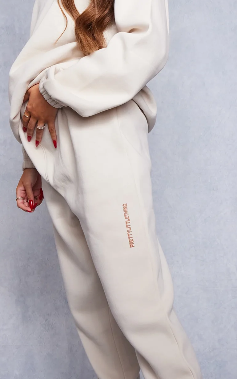 PRETTYLITTLETHING Maternity Stone Logo Cuffed Joggers - 3