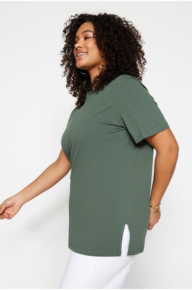 Plus Size T-Shirt - Green - Relaxed fit