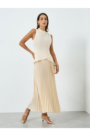Women Solid Sleeveless Pleated Detail Midi Dress