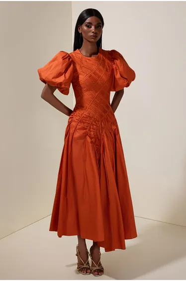 فستان ميدي بأكمام منفوخة مزموم بياقة دائرية