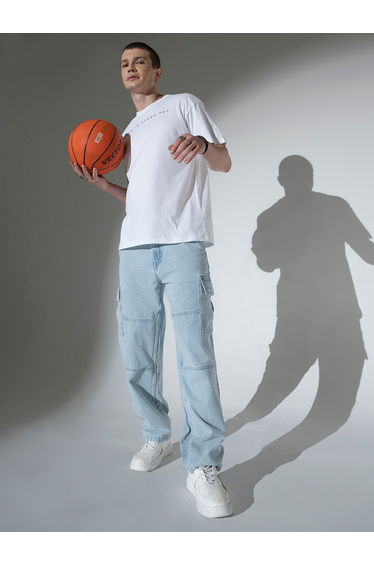 Mid Rise Regular Fit Jeans with Cargo Pockets