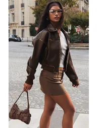 جاكيت جلد بني بسحاب