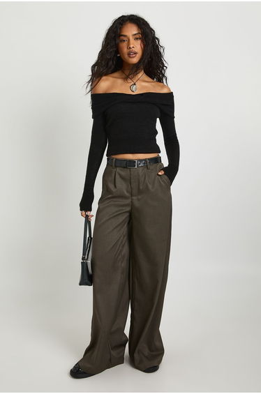 Twist Front Bardot Jumper - black