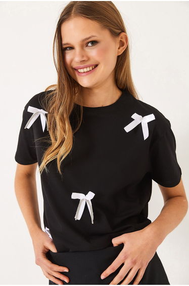 Women's Satin Ribbon Accessory Stone Detailed T-Shirt