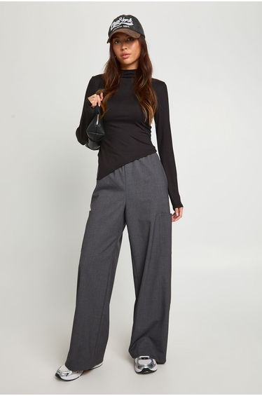 Super Soft Boat Neck Asym Hem Long Sleeve Top - black