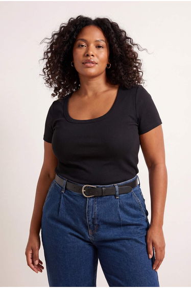 Black Pool Collar Camisole Basic Knitted Plus Size Blouse