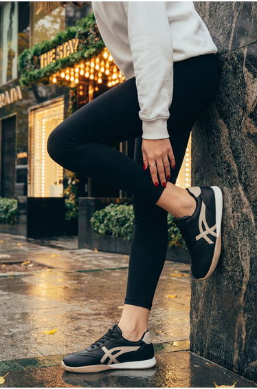 Black Women's Sneaker