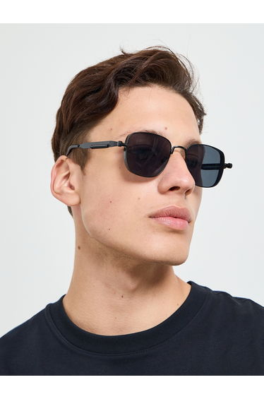 Square Frame Sunglasses with Nose Pads