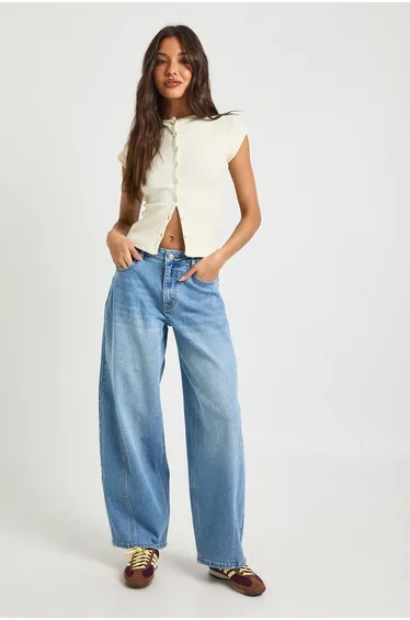 بنطلون بوهو أزرق بقصة عريضة