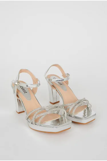 صندل كعب بنعل بلاتفورم مزين بأحجار لامعة