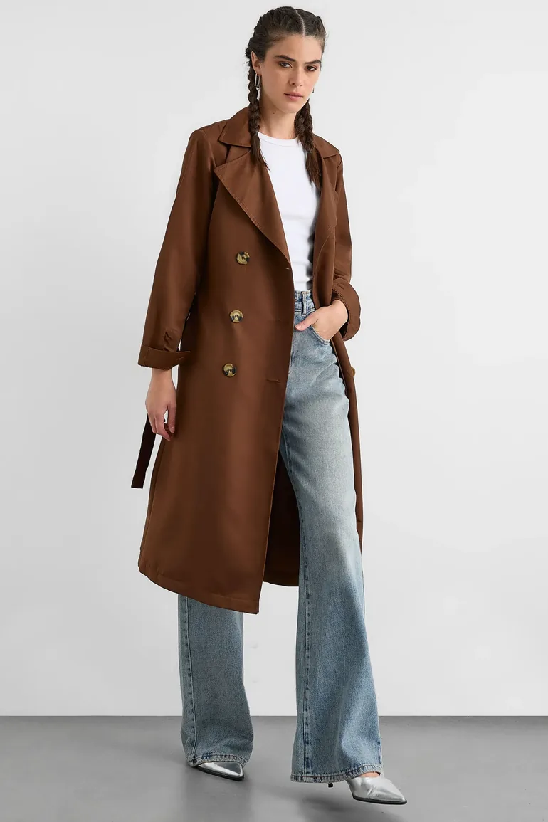 Buttoned Light Trenchcoat with a Belt - 2