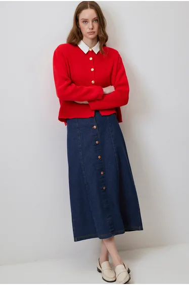 كارديغان قصير بأزرار ذهبية