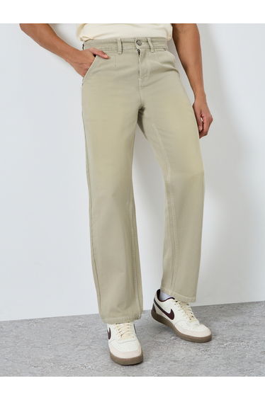 Men Beige Relaxed Fit Pleated Jeans