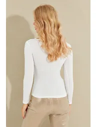 بلوزة نسائي لون أبيض  - 1