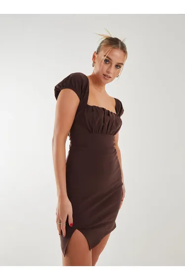 فستان قصير بربطة خلفية 