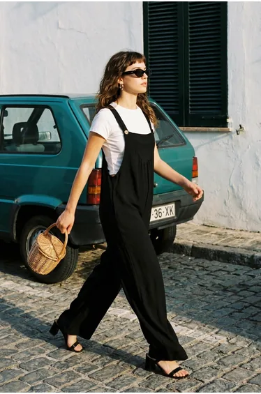 Jumpsuit - Black - Relaxed fit