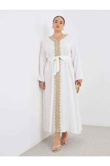 Plus White Jacquard Kaftan with Lace Trim