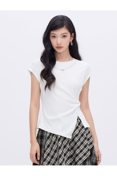 Women's Sleeveless Twist Detail Top