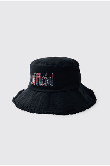 Bucket Hat With Distressed Edge Brim & Tapestry Applique - black