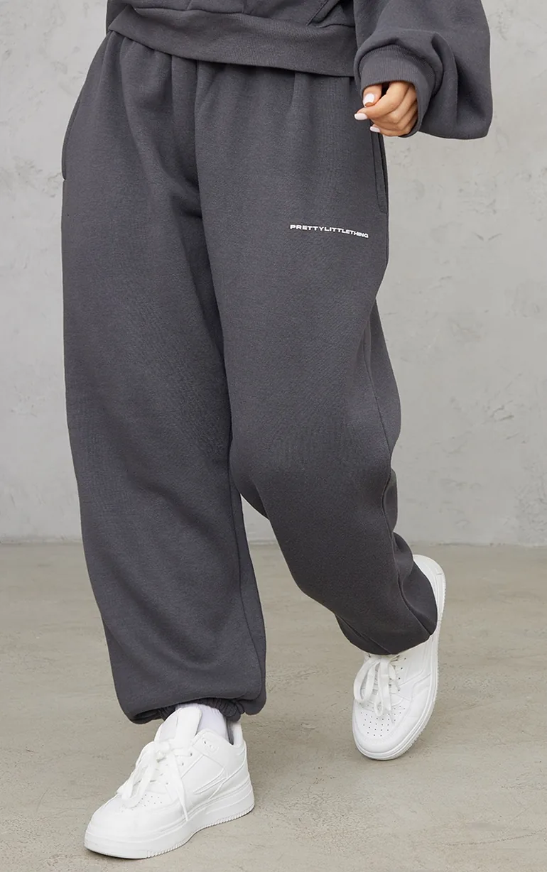 PRETTYLITTLETHING Petite Charcoal Jogger - 1