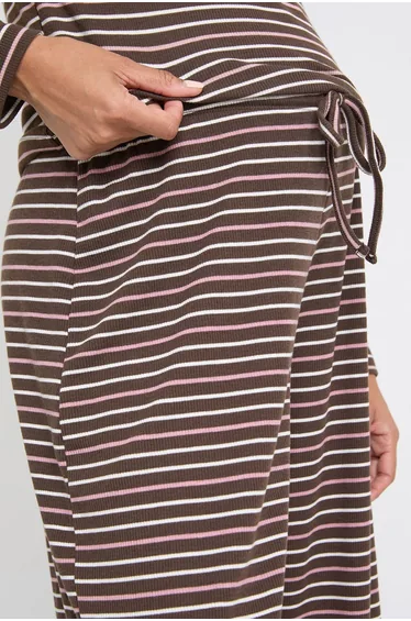 بنطلون مخطط بأرجل عريضة لون بني - للحوامل