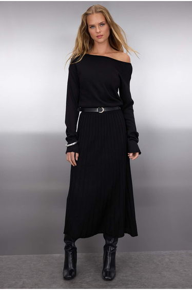 Black A-line Boat Neck Maxi Knit Belted Dress